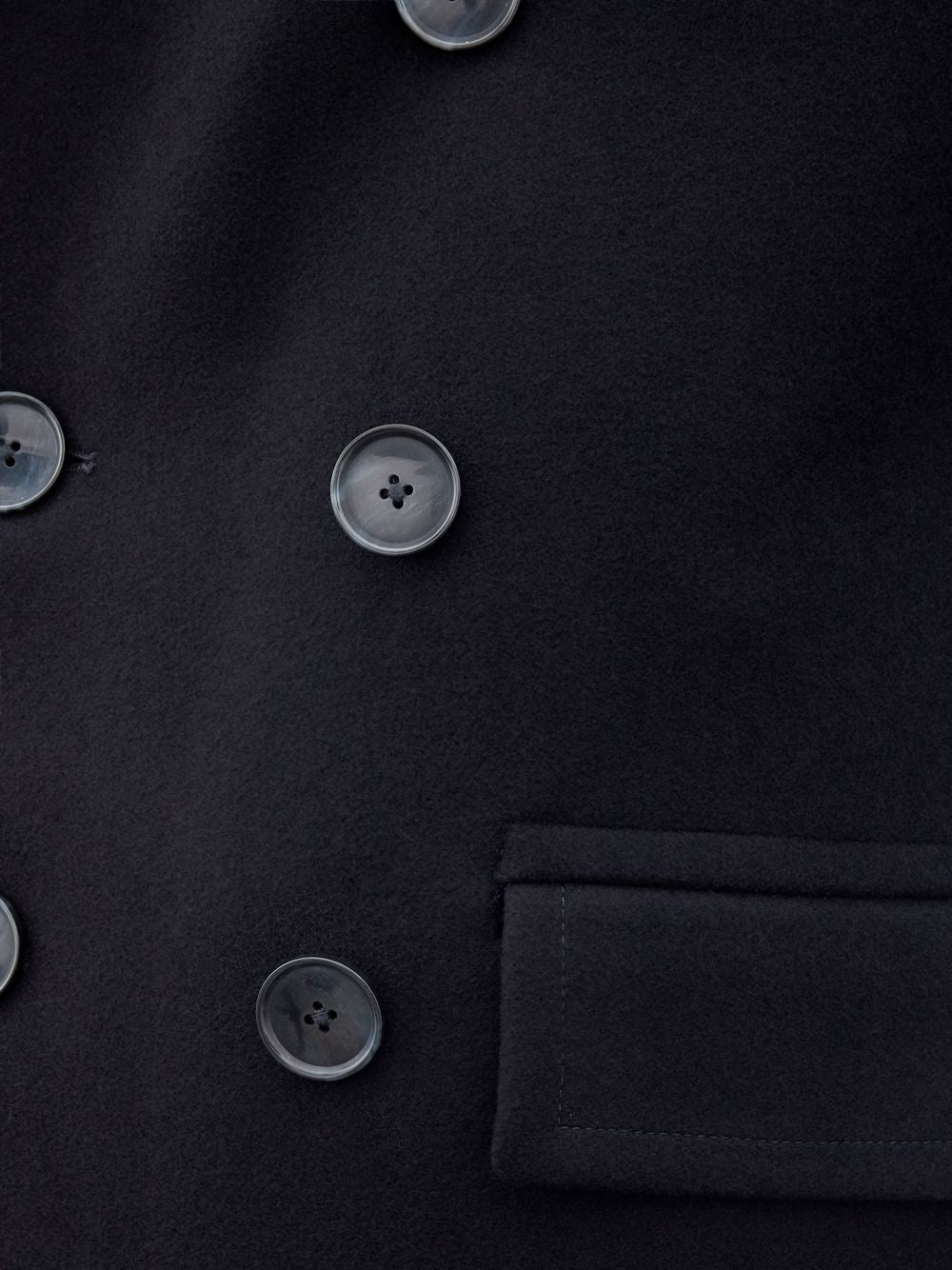Zweireihige blaue Peacot-Jacke