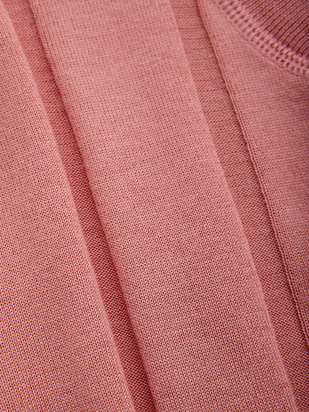Rosa Pullover mit flachen Rippen aus einer Seidenmischung