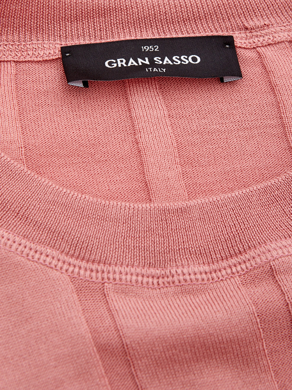 Rosa Pullover mit flachen Rippen aus einer Seidenmischung