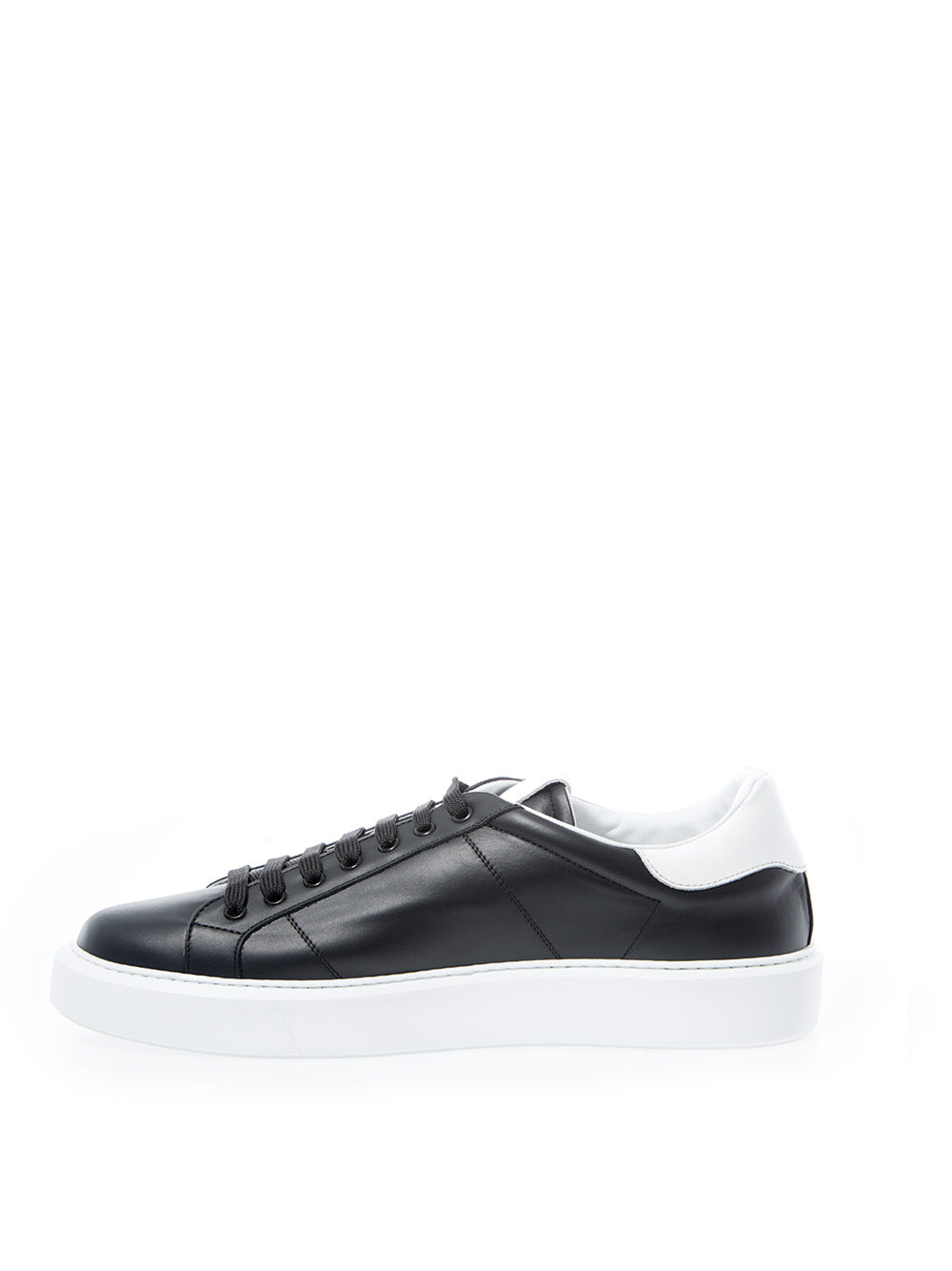 Schwarze Leder-Sneakers mit silbernem Logo