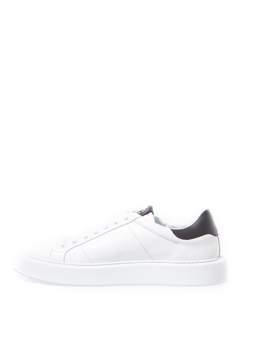 Weiße Leder-Sneakers mit silbernem Logo
