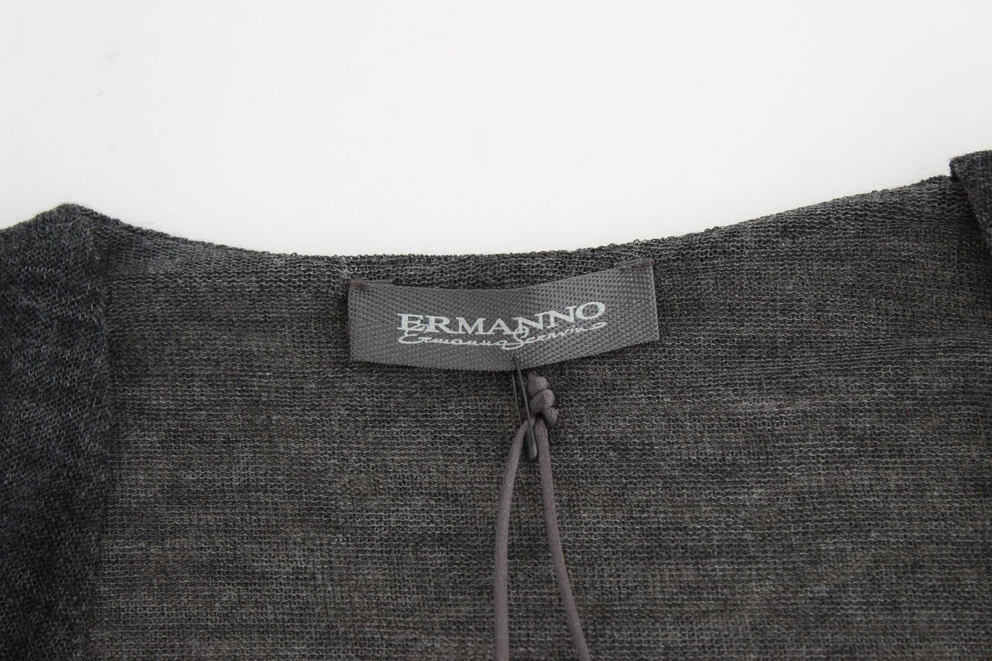 Grauer langärmeliger Pullover aus Wollmischung