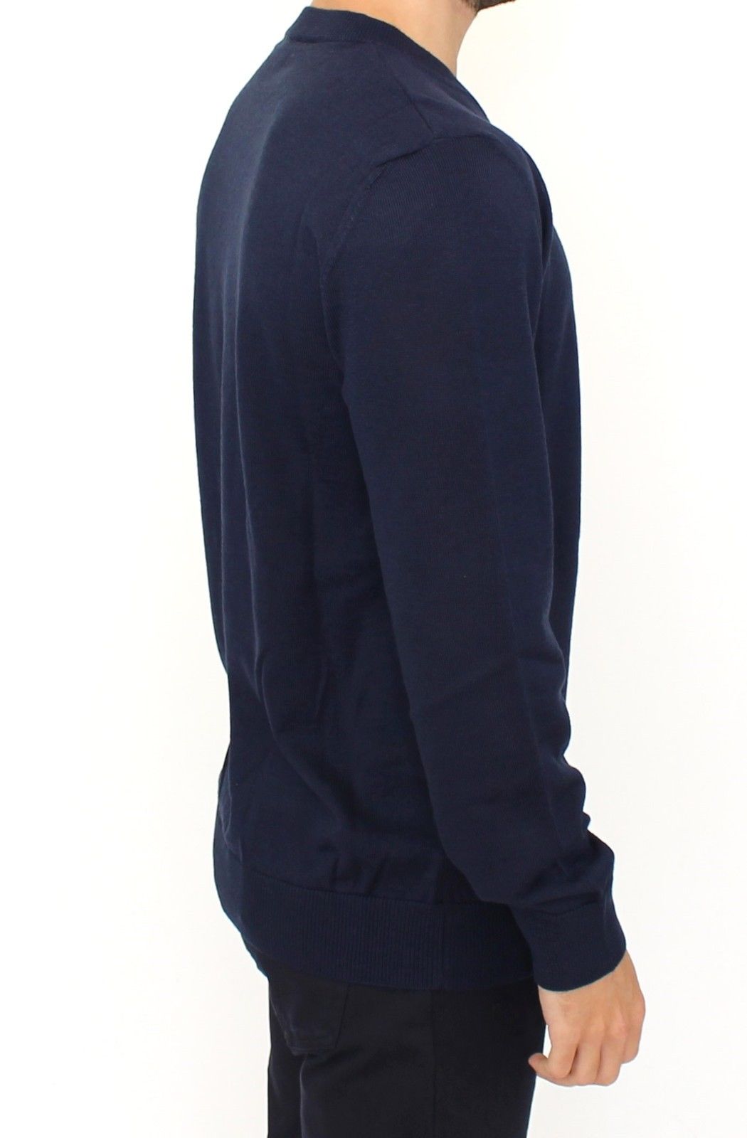 Blauer Pullover mit V-Ausschnitt aus einer Wollmischung