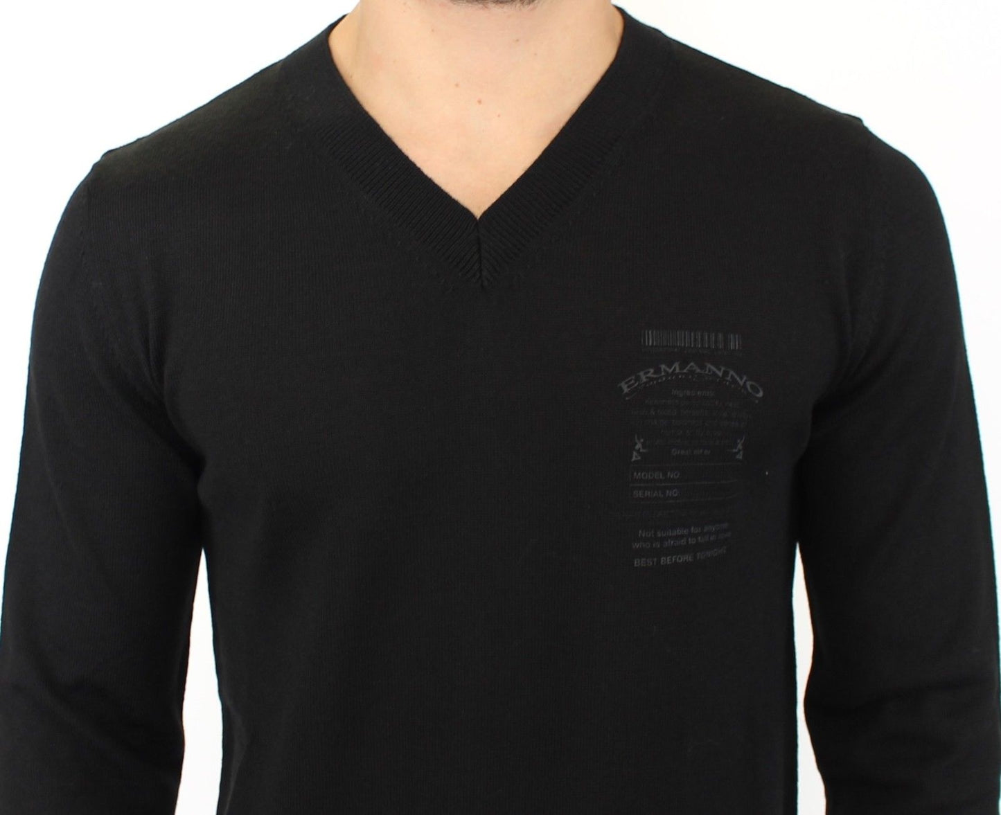Schwarzer Pullover mit V-Ausschnitt aus einer Wollmischung