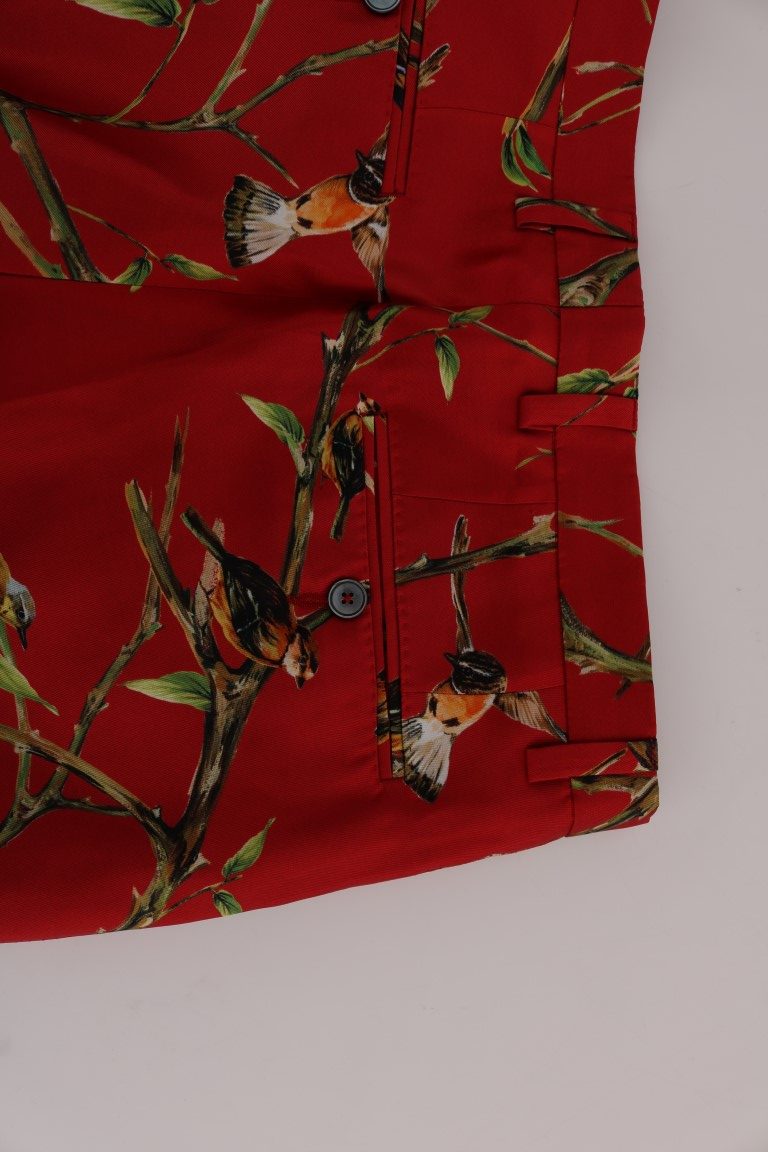Rotes Seidenkleid mit Vogeldruck Hose