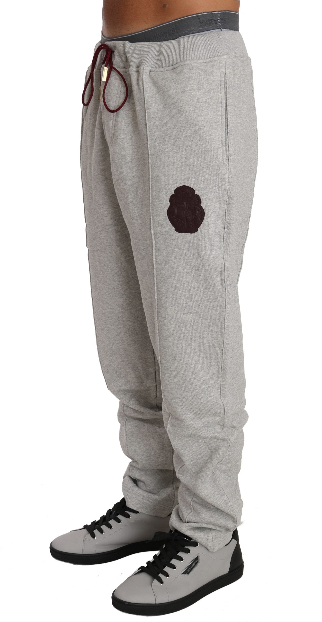 Grauer Baumwollpullover Hose Trainingsanzug