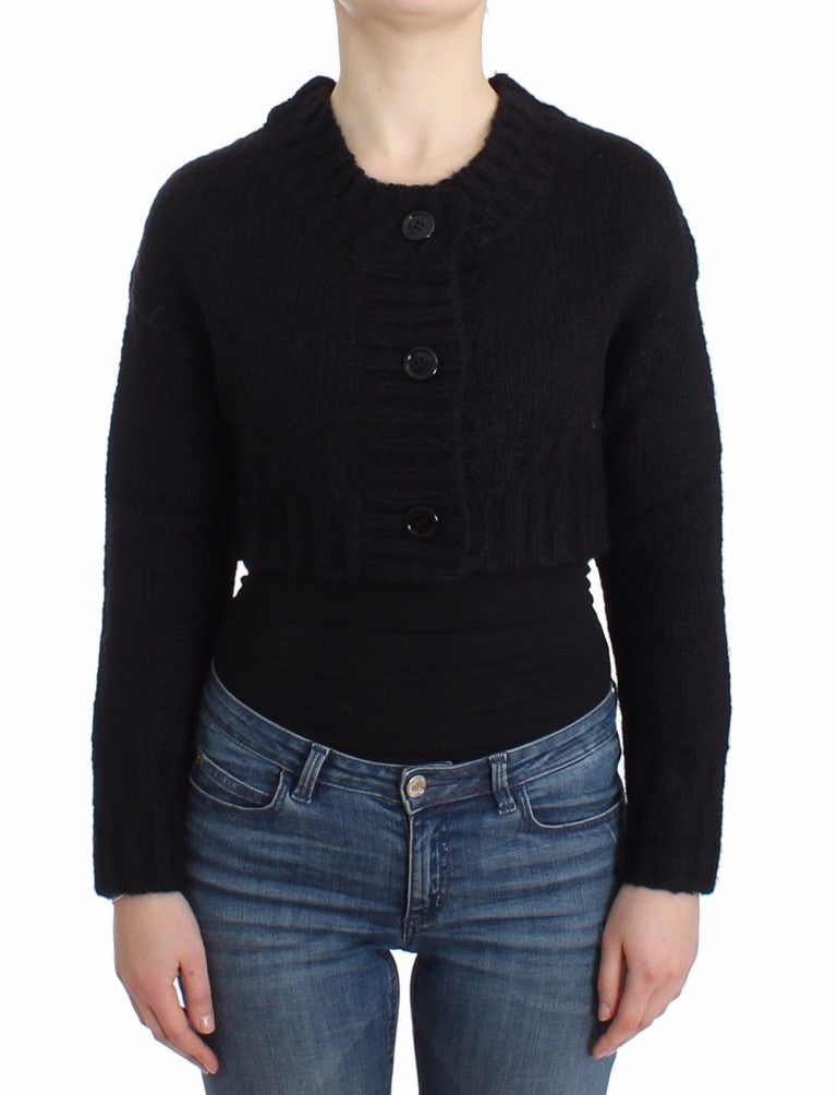 Schwarze Strickjacke in Kurzform