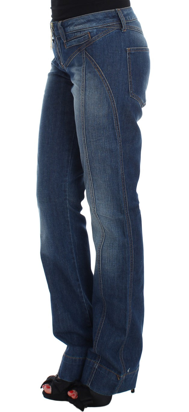 Blau gewaschene Baumwoll-Stretch-Jeans mit Stiefelschnitt