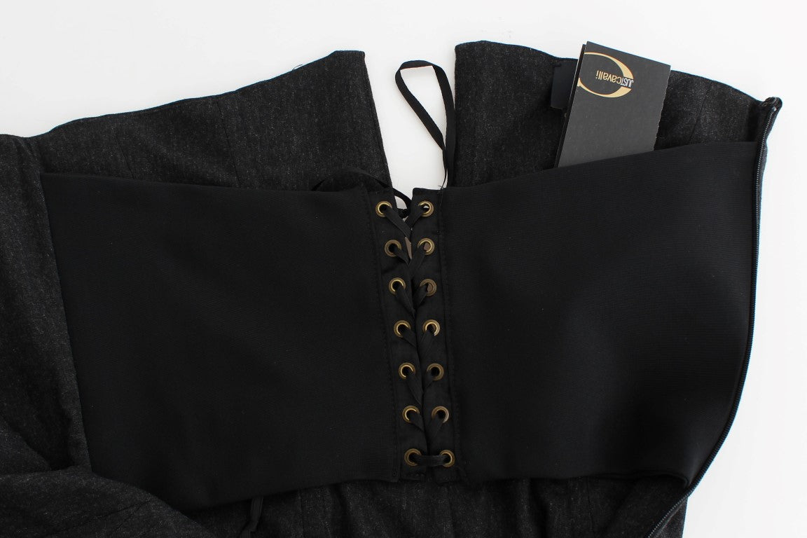 Graues trägerloses Kleid