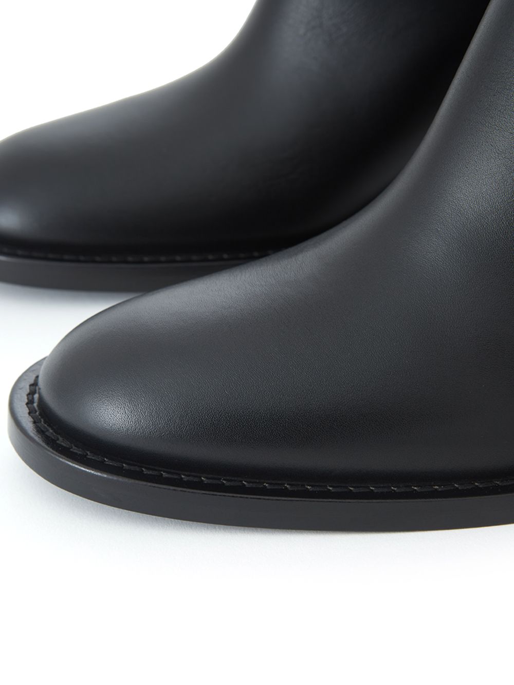 Schwarze Lederstiefeletten
