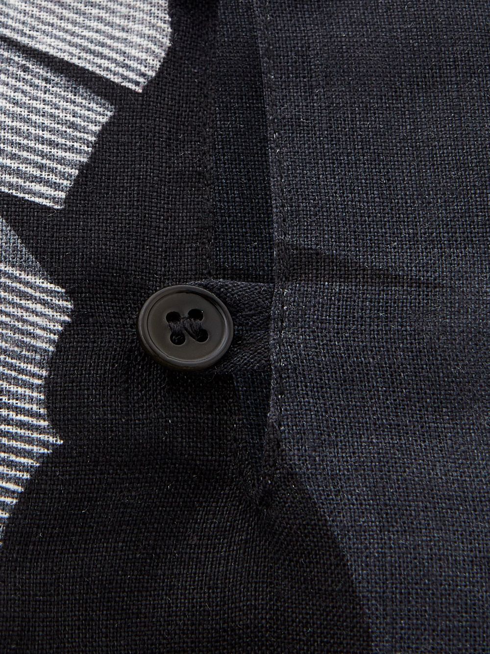 Bedrucktes Leinenhemd in Schwarz und Weiß