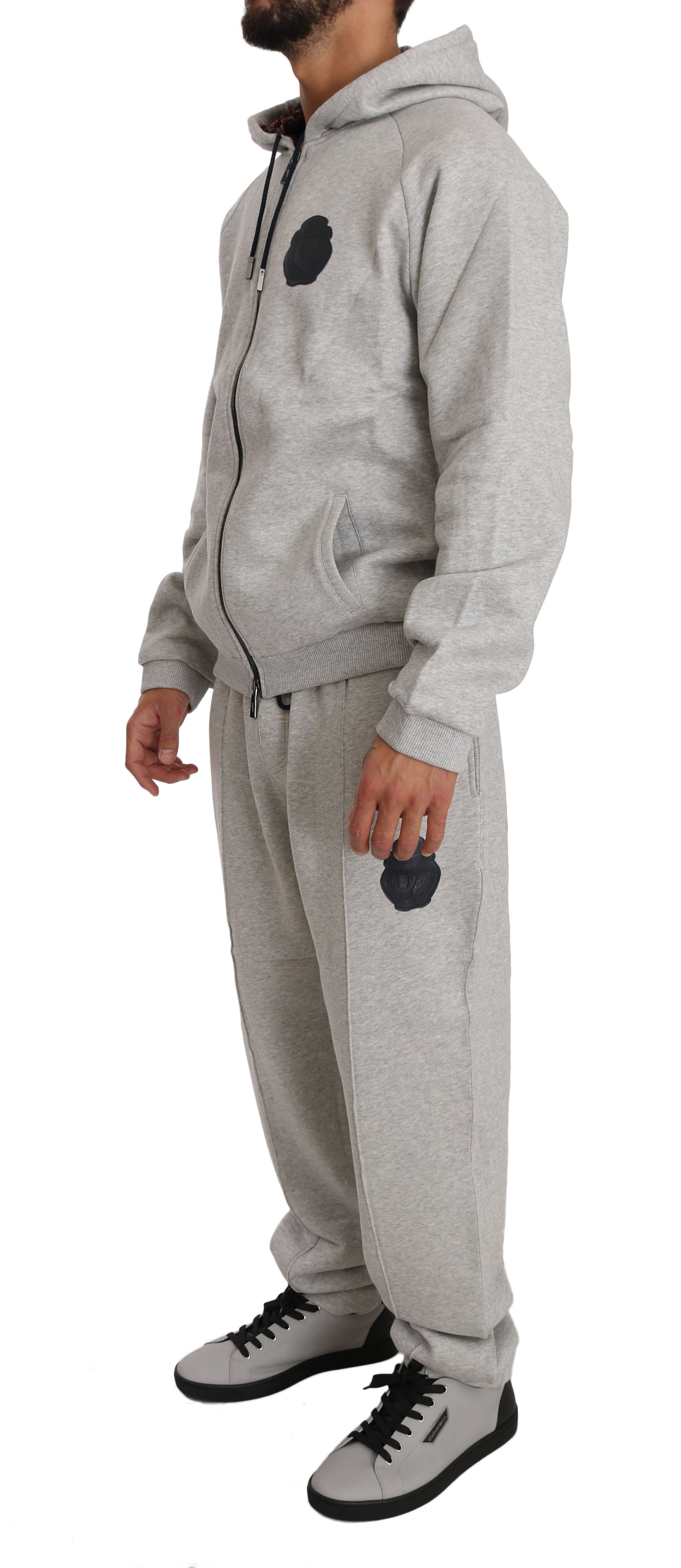 Graues Baumwollpullover-Hosen-Trainingsanzug-Set