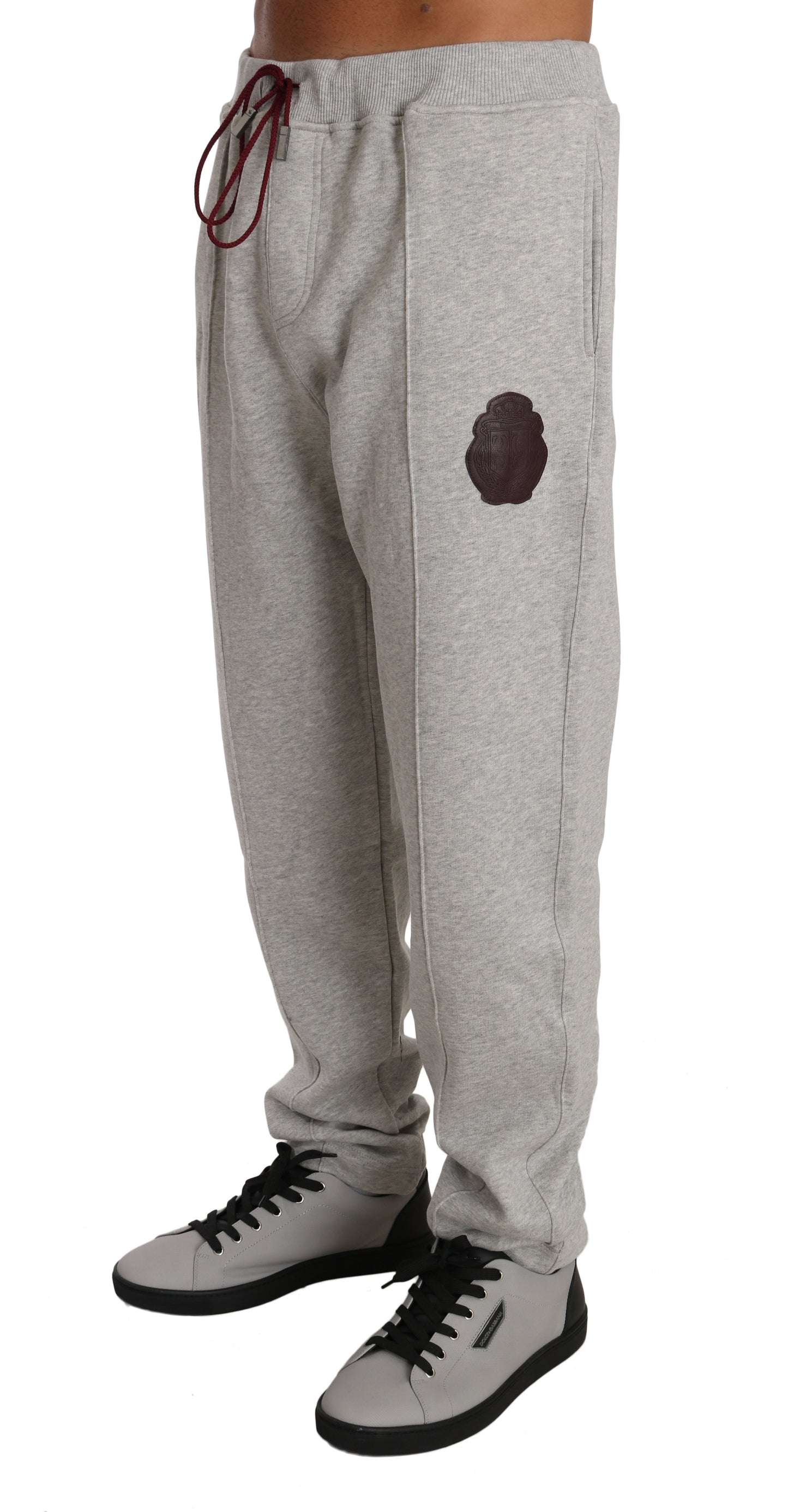 Grauer Baumwollpullover Hose Trainingsanzug