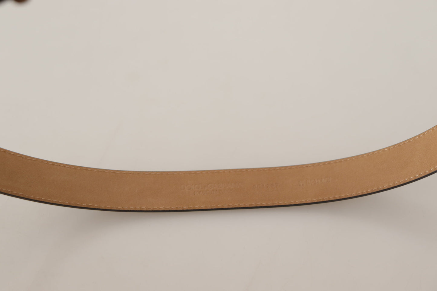 Schwarzer Leder Gürtel mit goldfarbenem DG Logo und Metallschnalle