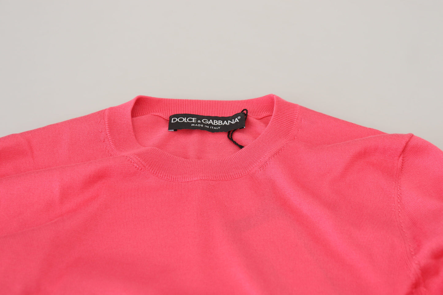 Rosa Seidenpullover mit Rundhalsausschnitt