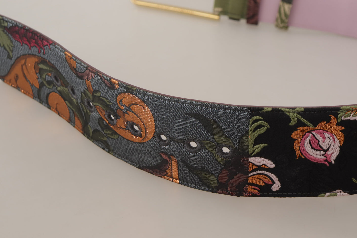 Multicolor Leder bestickter Gürtel mit goldener Metallschnalle