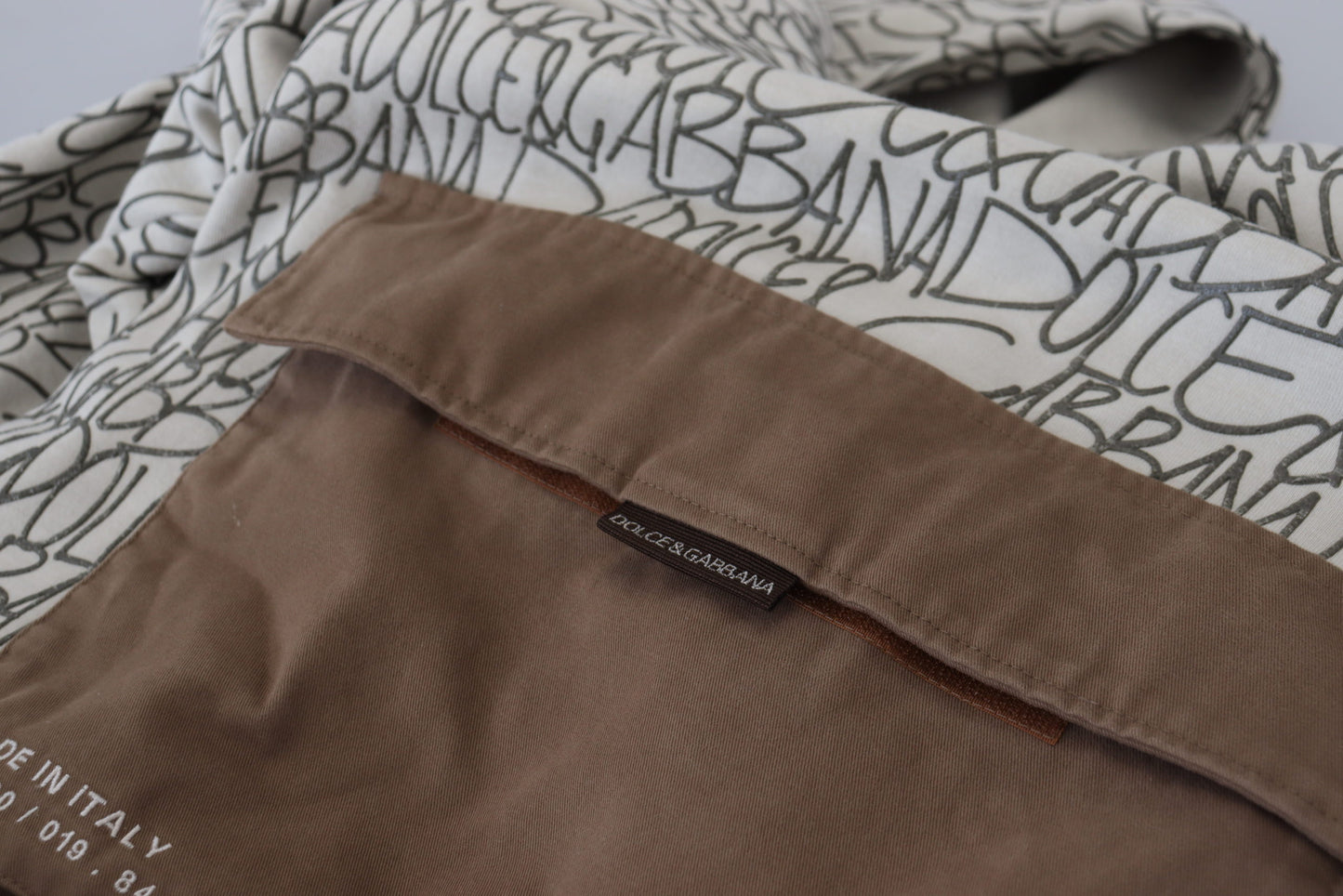 Beigefarbener Kapuzenpullover mit Taschen aus Baumwolle