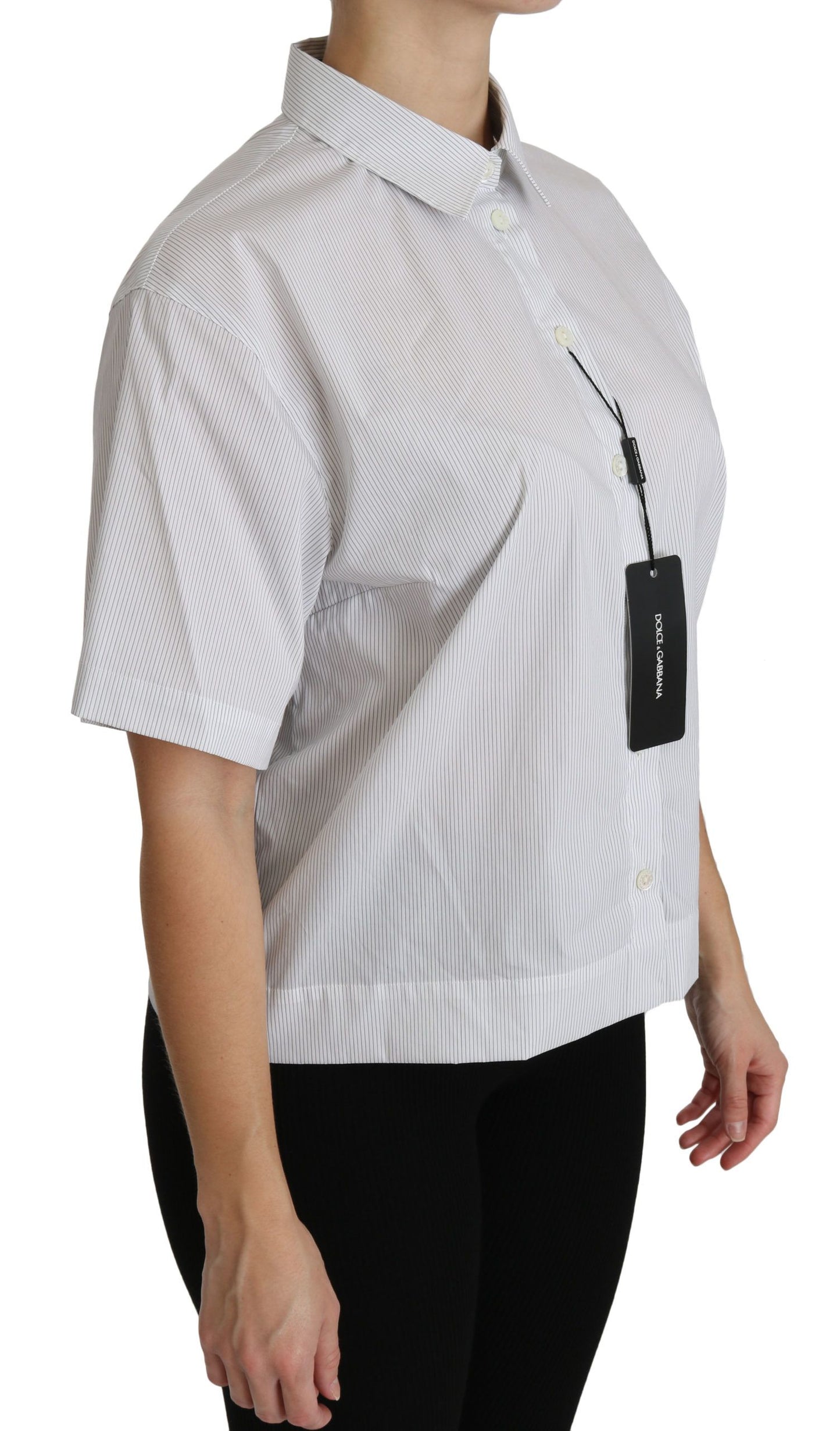Weißes kurzärmeliges Poloshirt mit Kragen