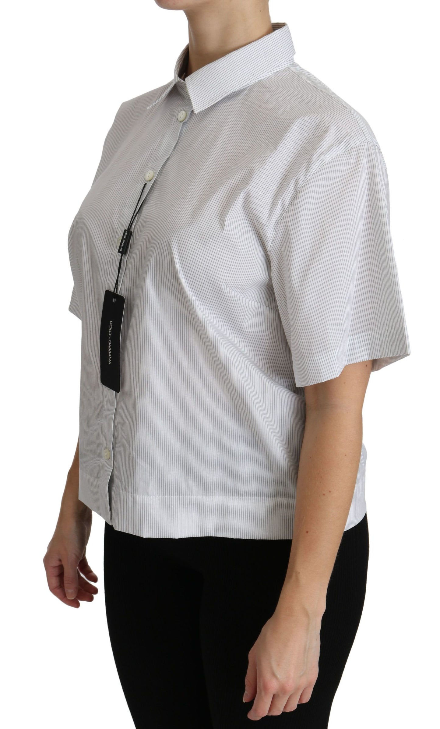 Weißes kurzärmeliges Poloshirt mit Kragen
