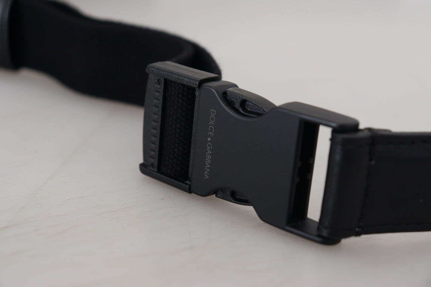 Schwarzes Leder Airpod Case Mini Münzgeldbörse Gürtel