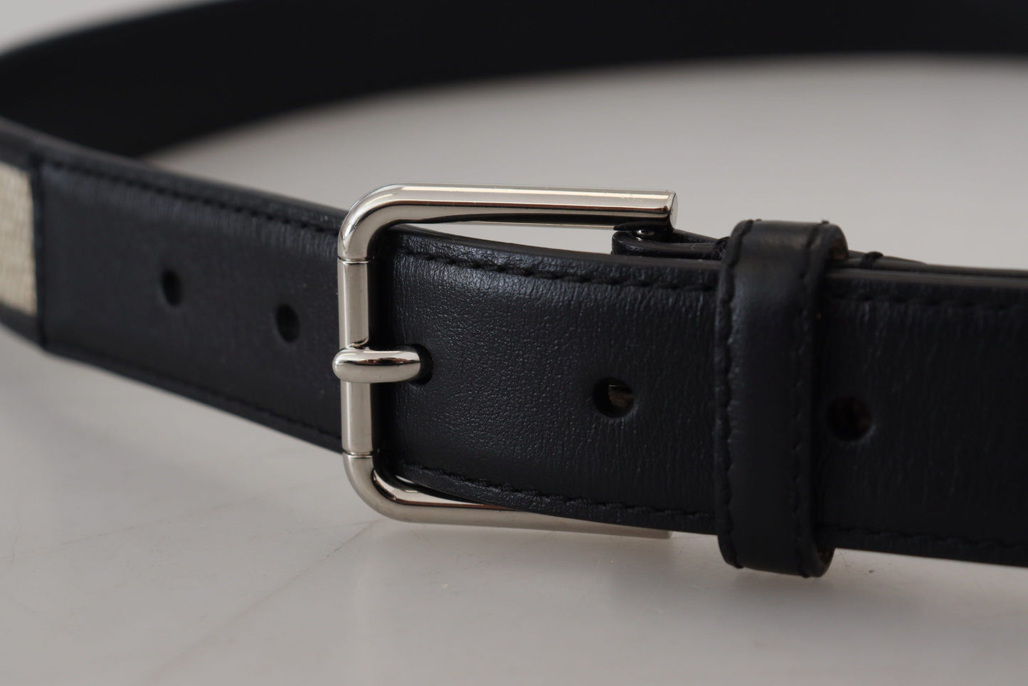Schwarzer Beige gewebter Gürtel mit silberner Metallschnalle