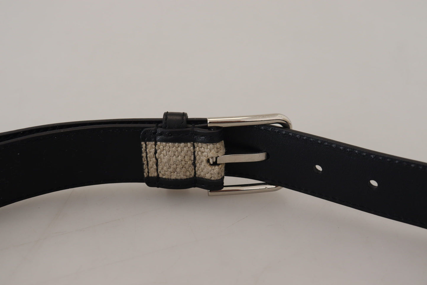 Schwarzer Beige gewebter Gürtel mit silberner Metallschnalle