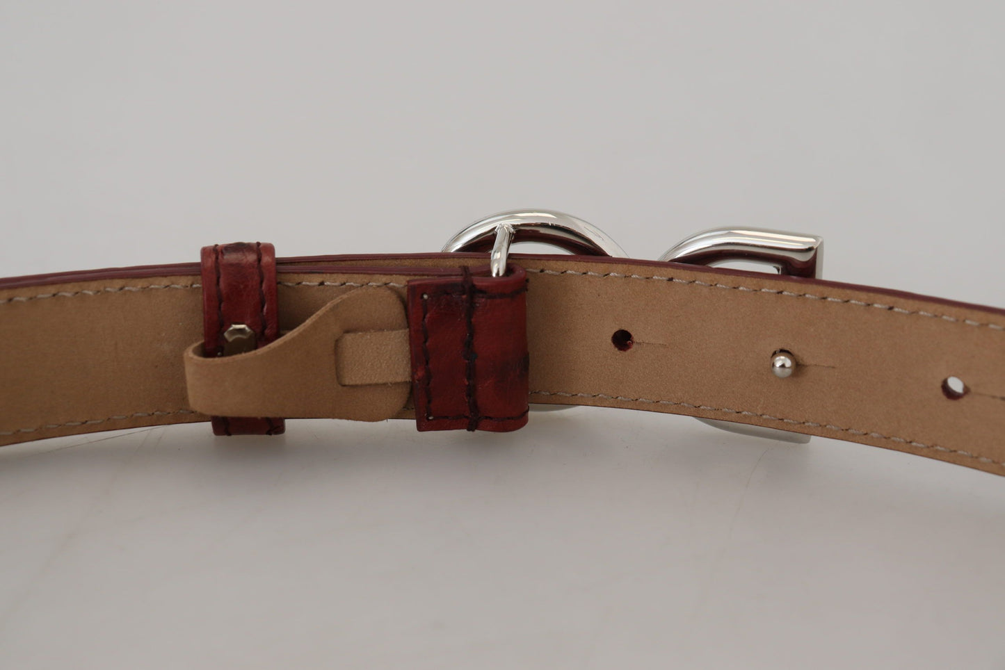 Bordeaux Leder Silber Logo Metallschnalle