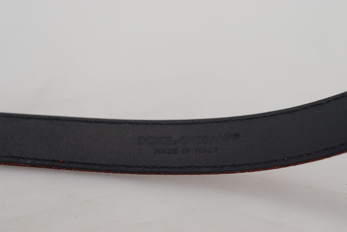 Rotes Glitzerleder Silberne Metallschnalle