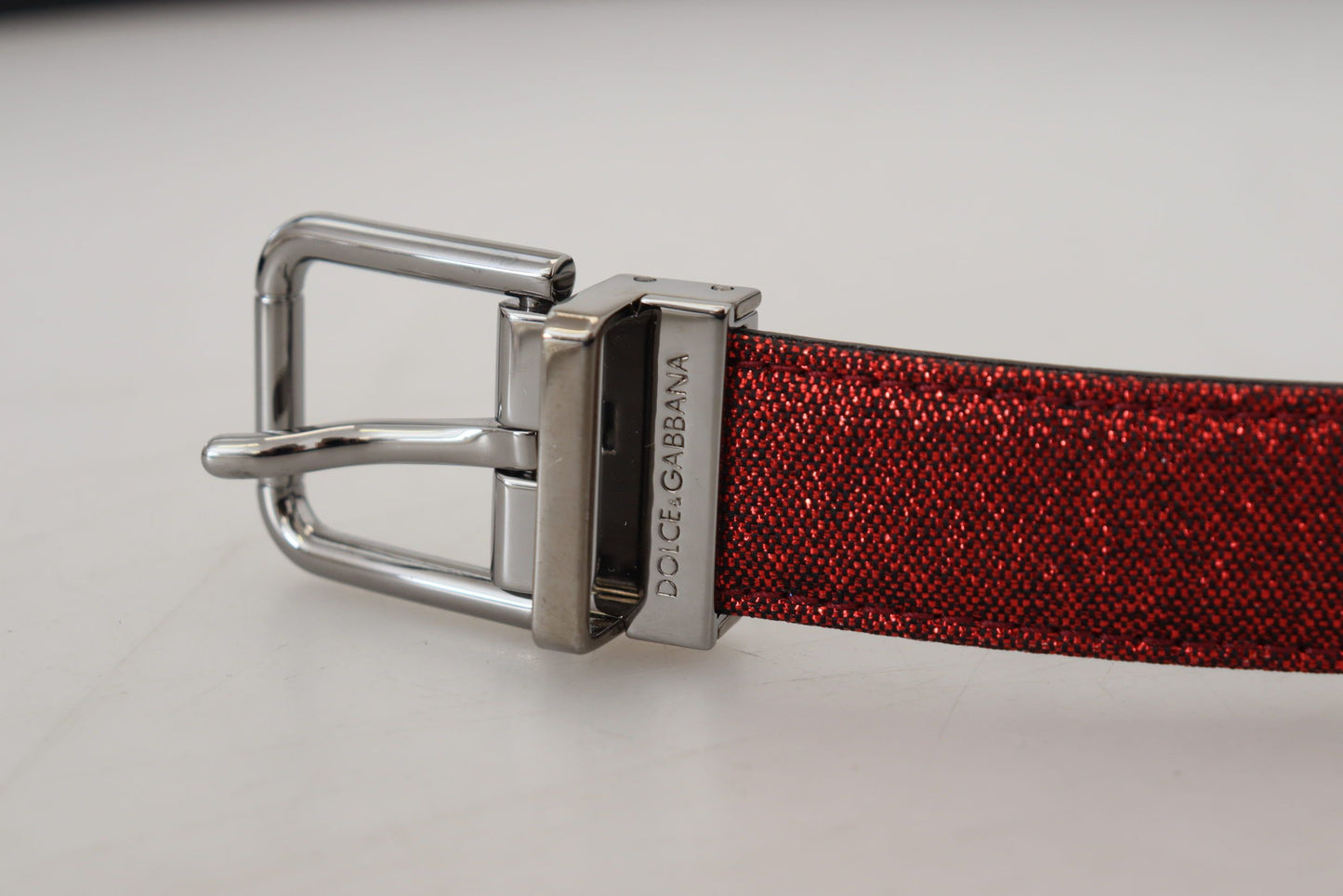 Rotes Glitzerleder Silberne Metallschnalle