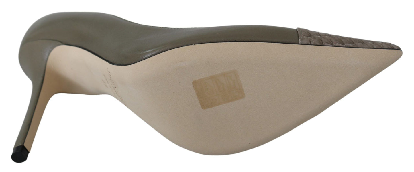 Amika Pumps aus grünem Kieselsteinleder