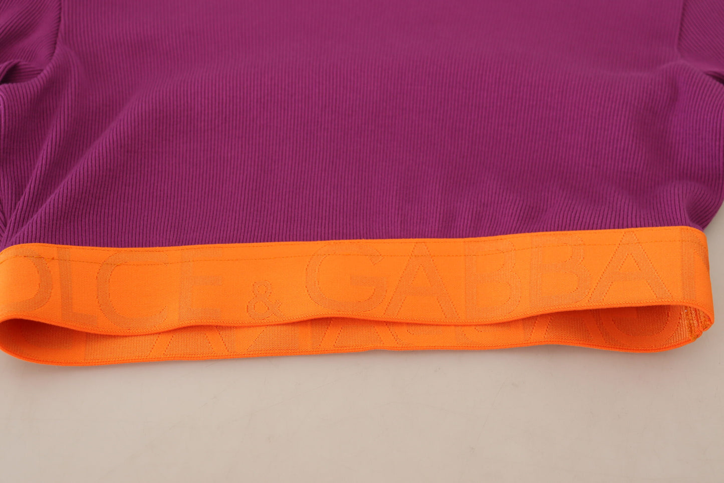 Lila Rollkragenpullover mit Cropped Pullover