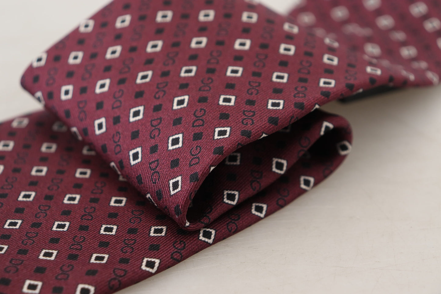 Maroon Classic DG Logo Herren Krawatte Schlank