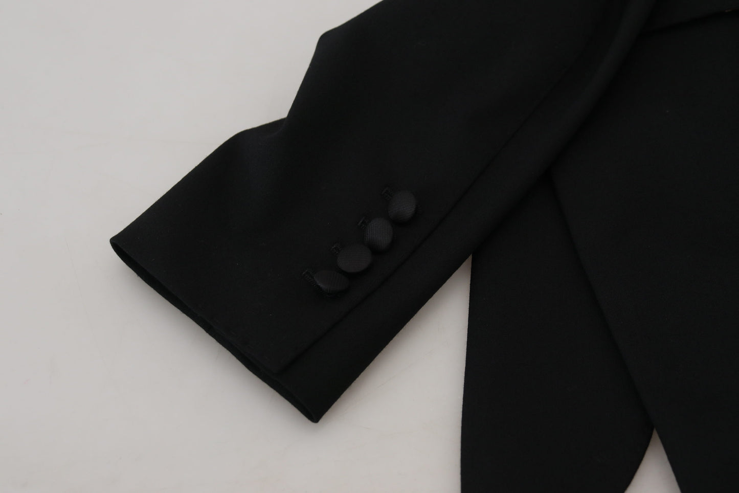 Schwarze langärmelige einreihige Jacke