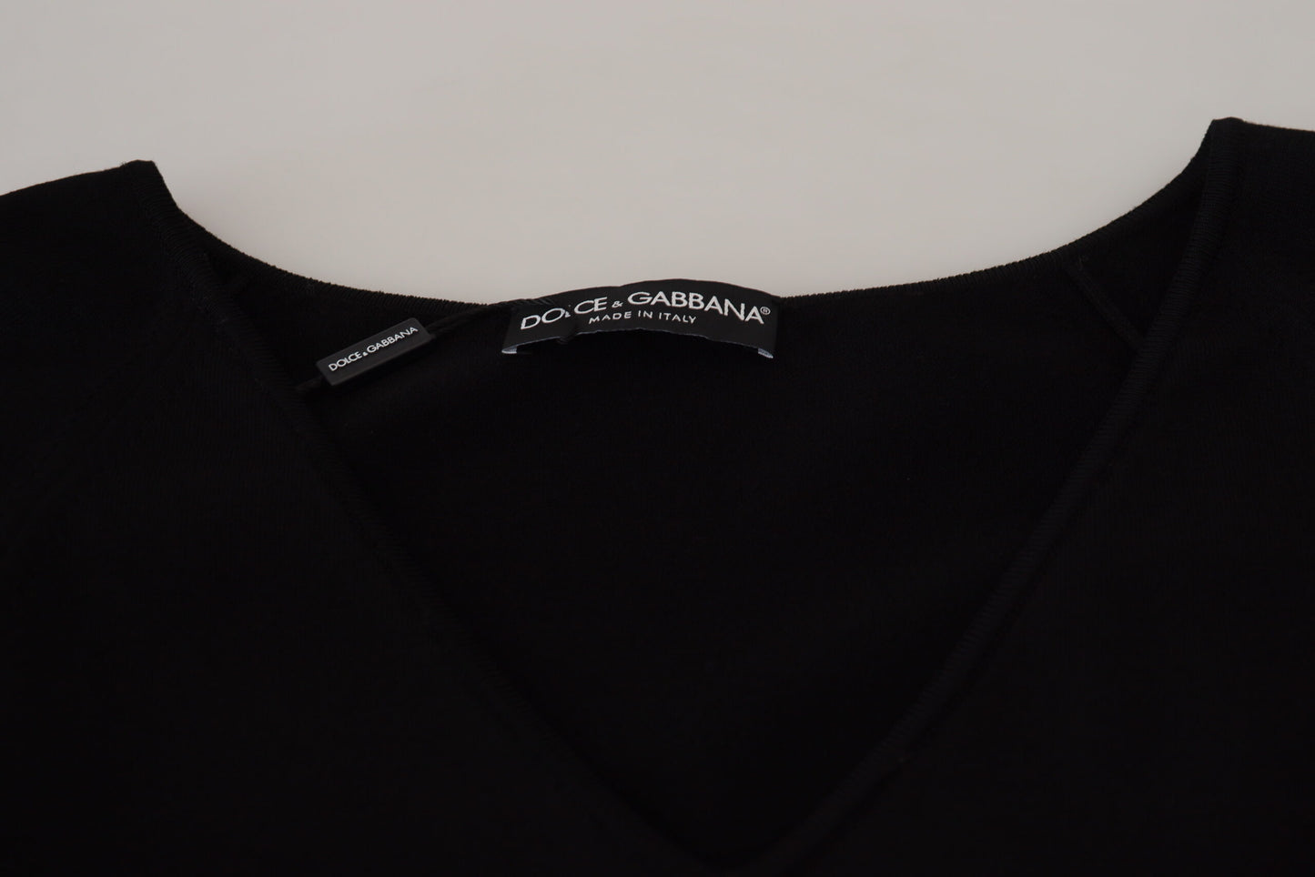 Schwarzer Viskose Pullover mit tiefem V-Ausschnitt