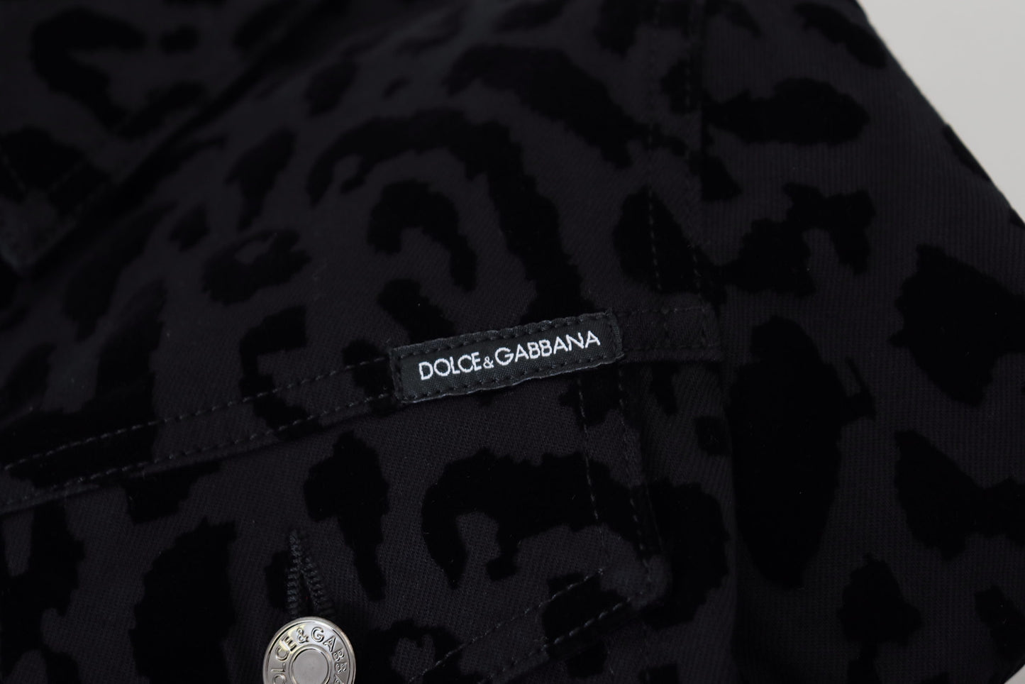 Schwarze Leoparden-Langarm-Jacke aus Denim-Baumwolle