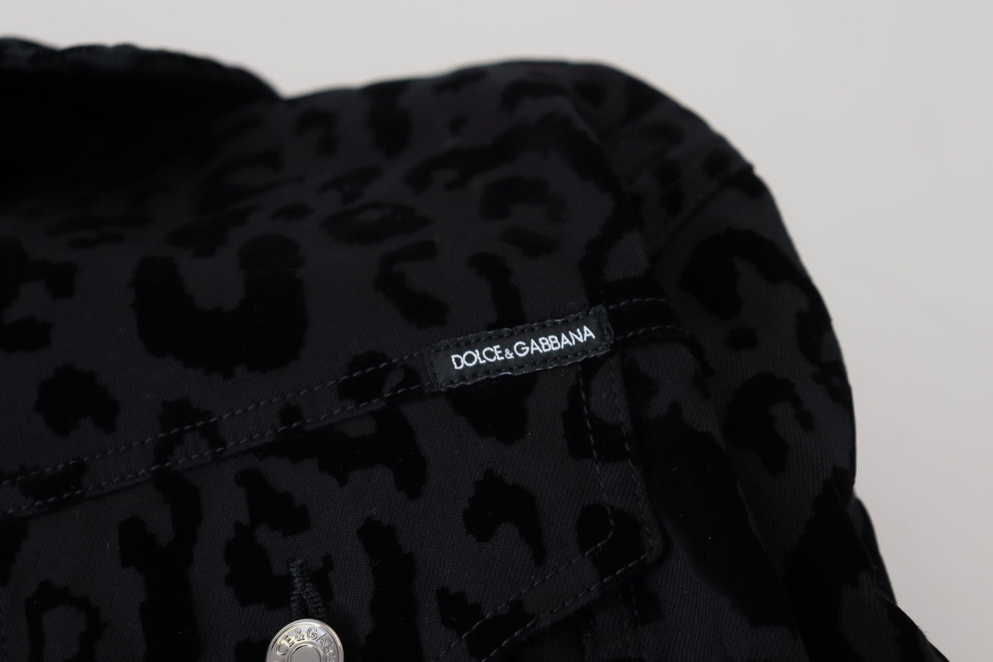 Schwarze Leoparden-Langarm-Jacke aus Denim-Baumwolle