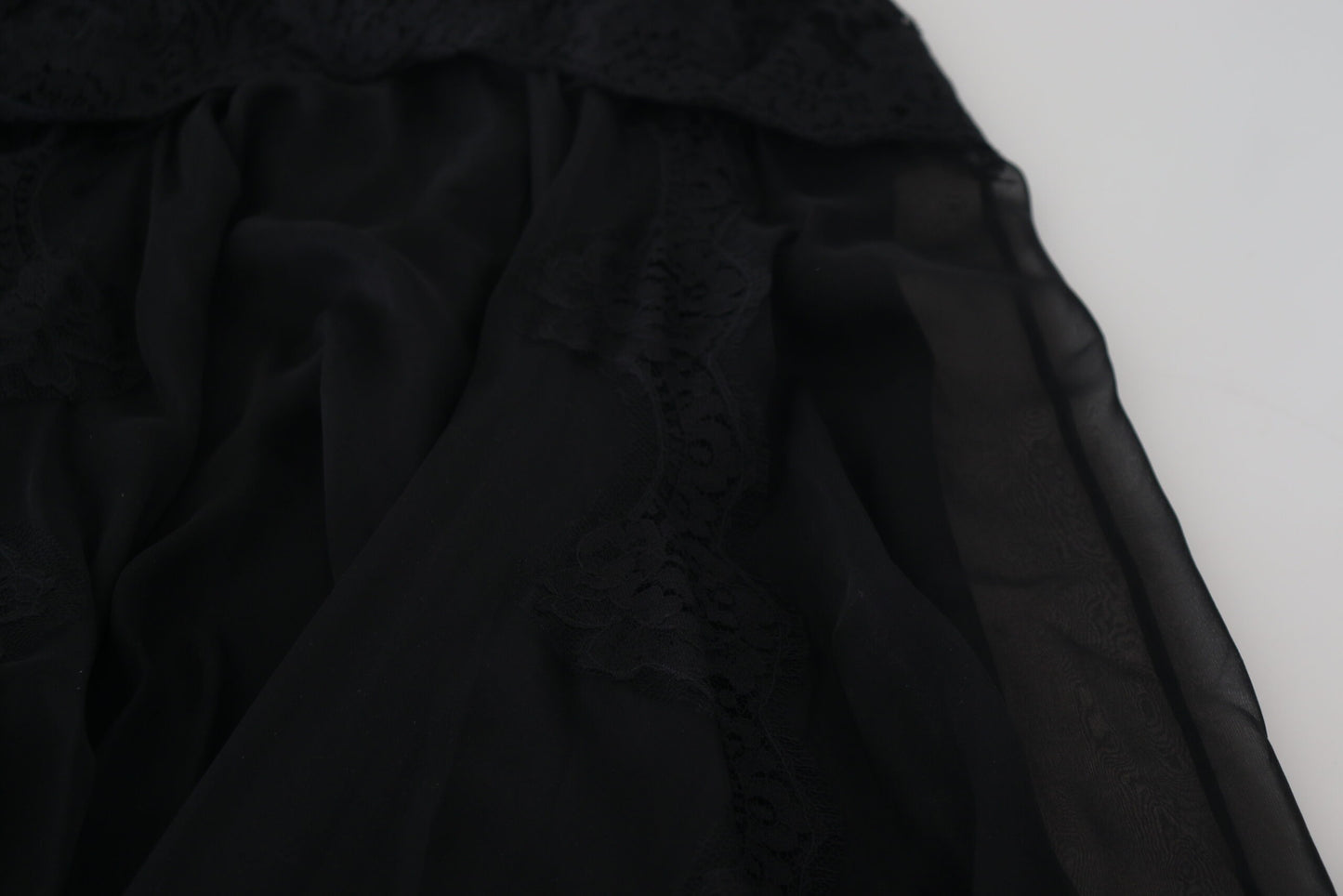 Schwarzer Seiden-Spitzenbesatz Midirock mit hoher Taille