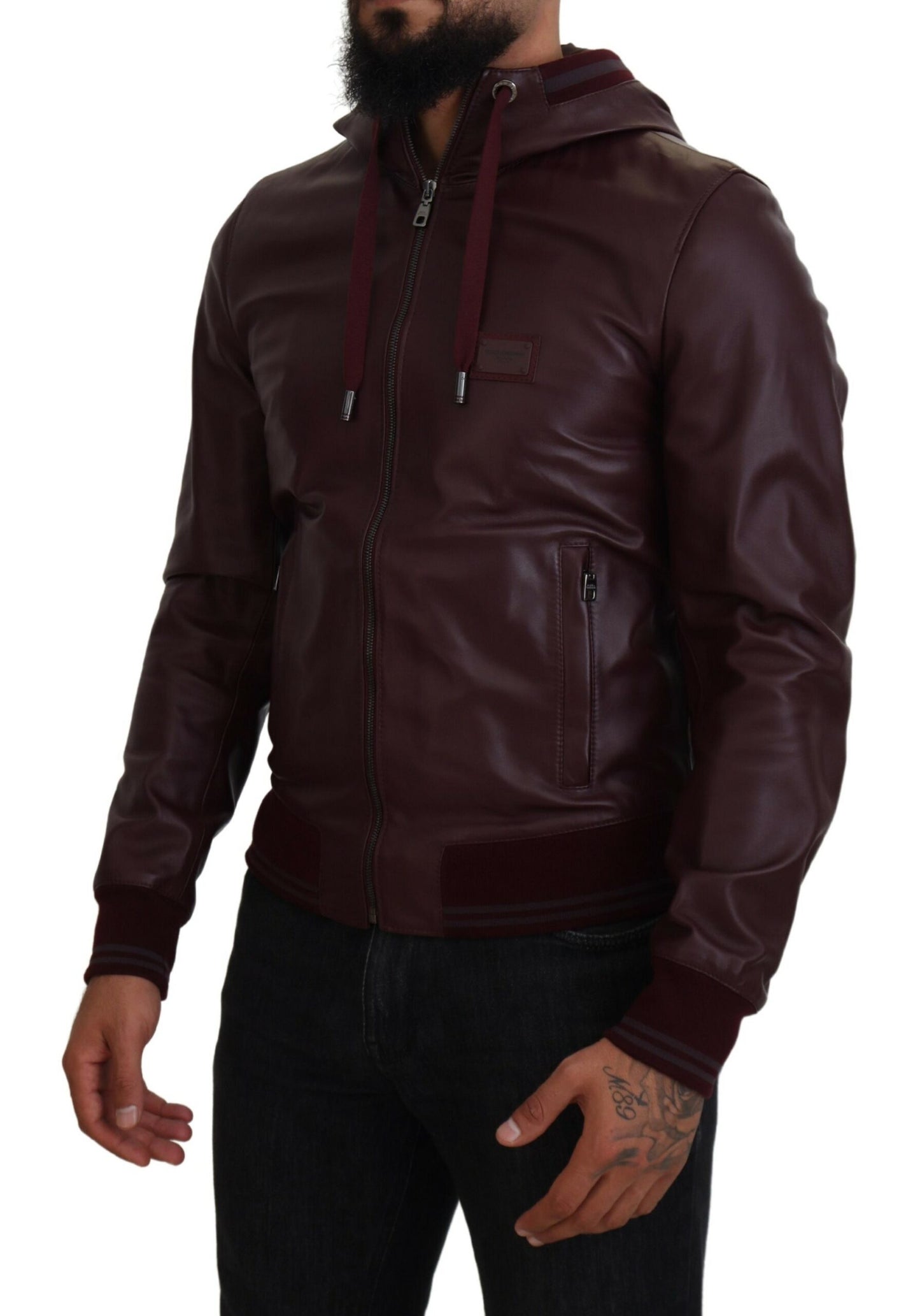 Kastanienbraune Lederjacke mit Kapuze und Reißverschluss