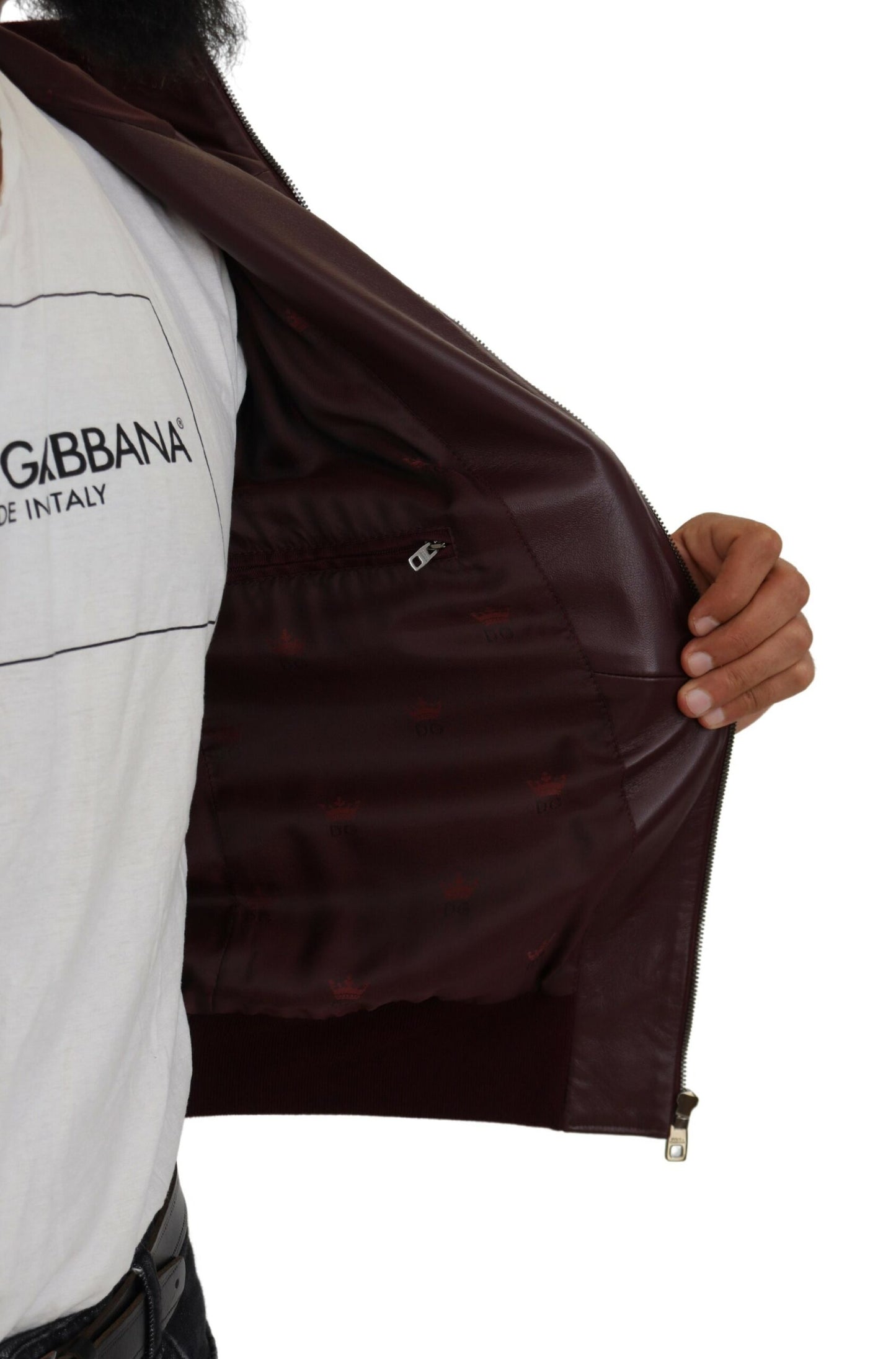 Kastanienbraune Lederjacke mit Kapuze und Reißverschluss