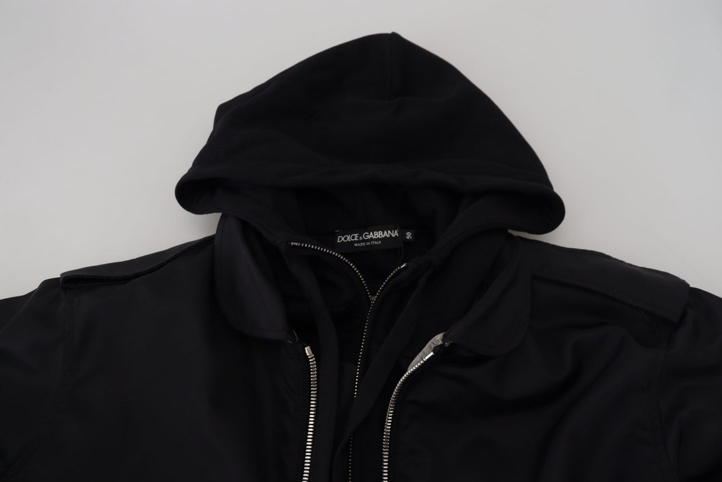 Schwarzes Nylon mit Kapuze und durchgehendem Reißverschluss Männer Mantel Jacke