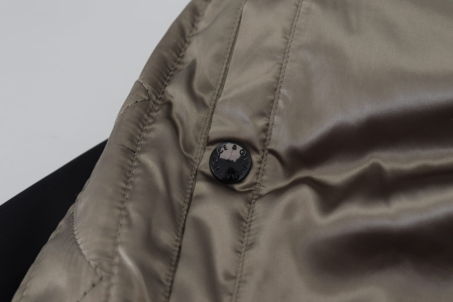 Schwarzes Nylon mit Kapuze und durchgehendem Reißverschluss Männer Mantel Jacke