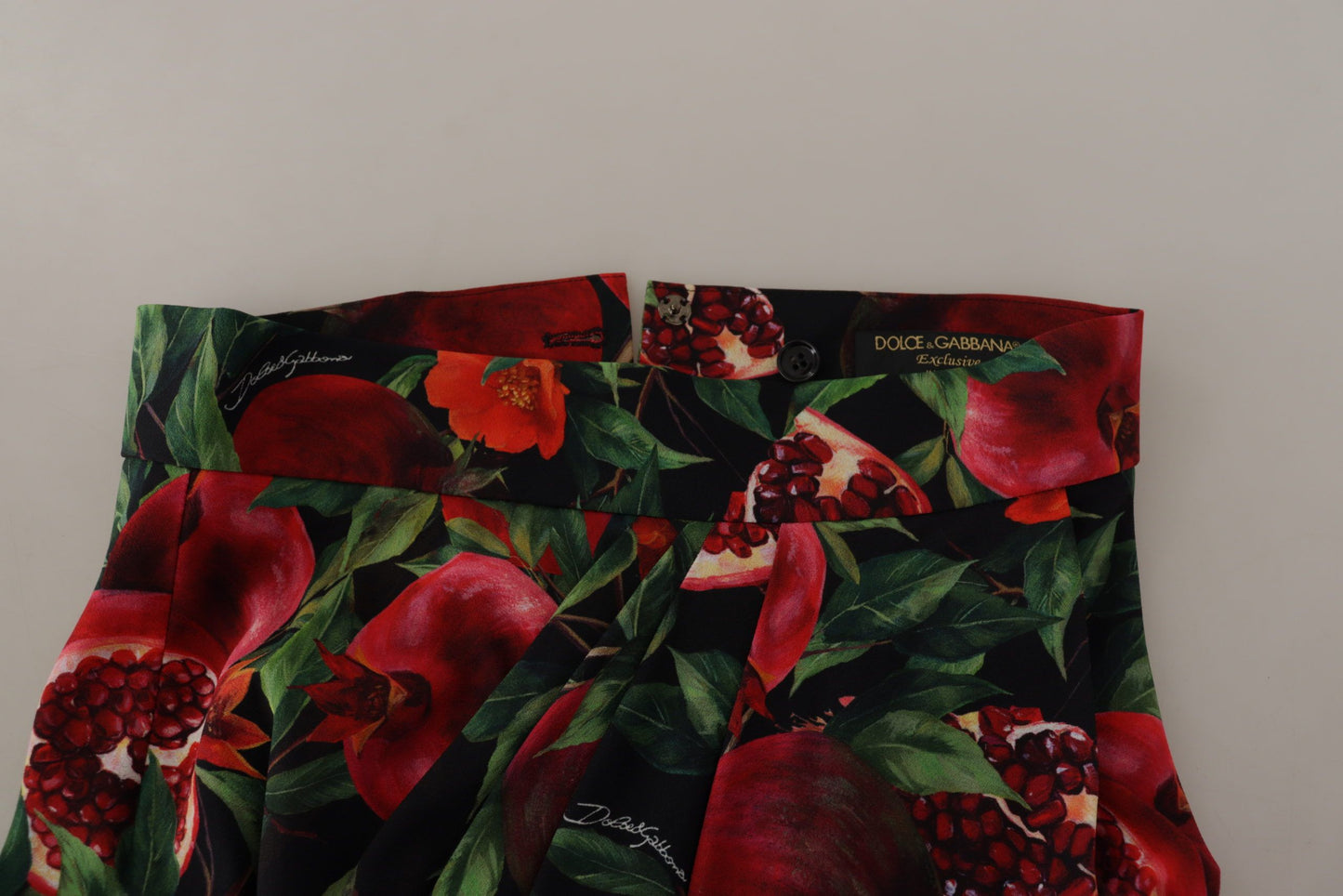Schwarz-Roter Frucht-Stretch-Wickelrock