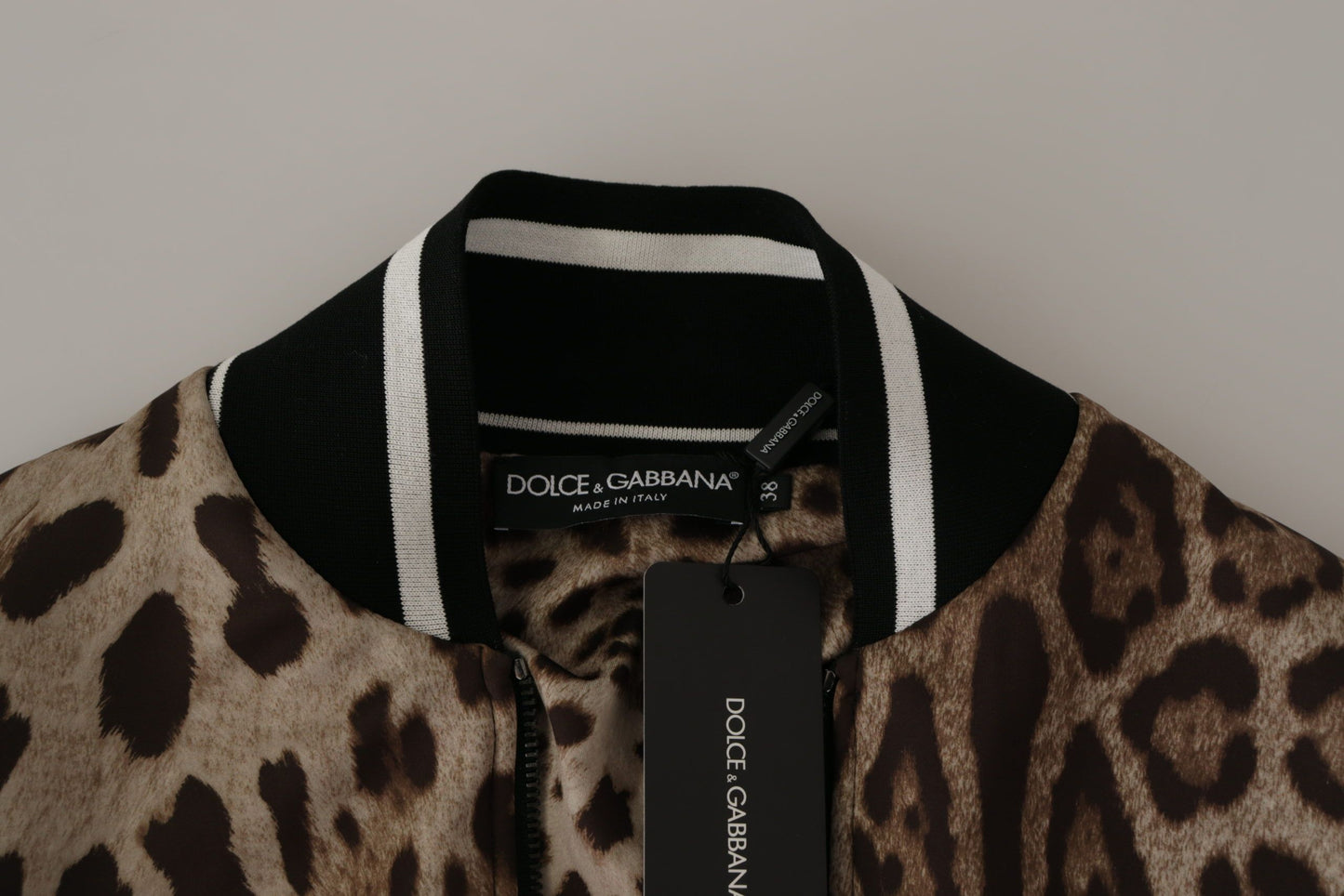 Braune Jacke mit Leopardenmuster und durchgehendem Reißverschluss aus Nylon