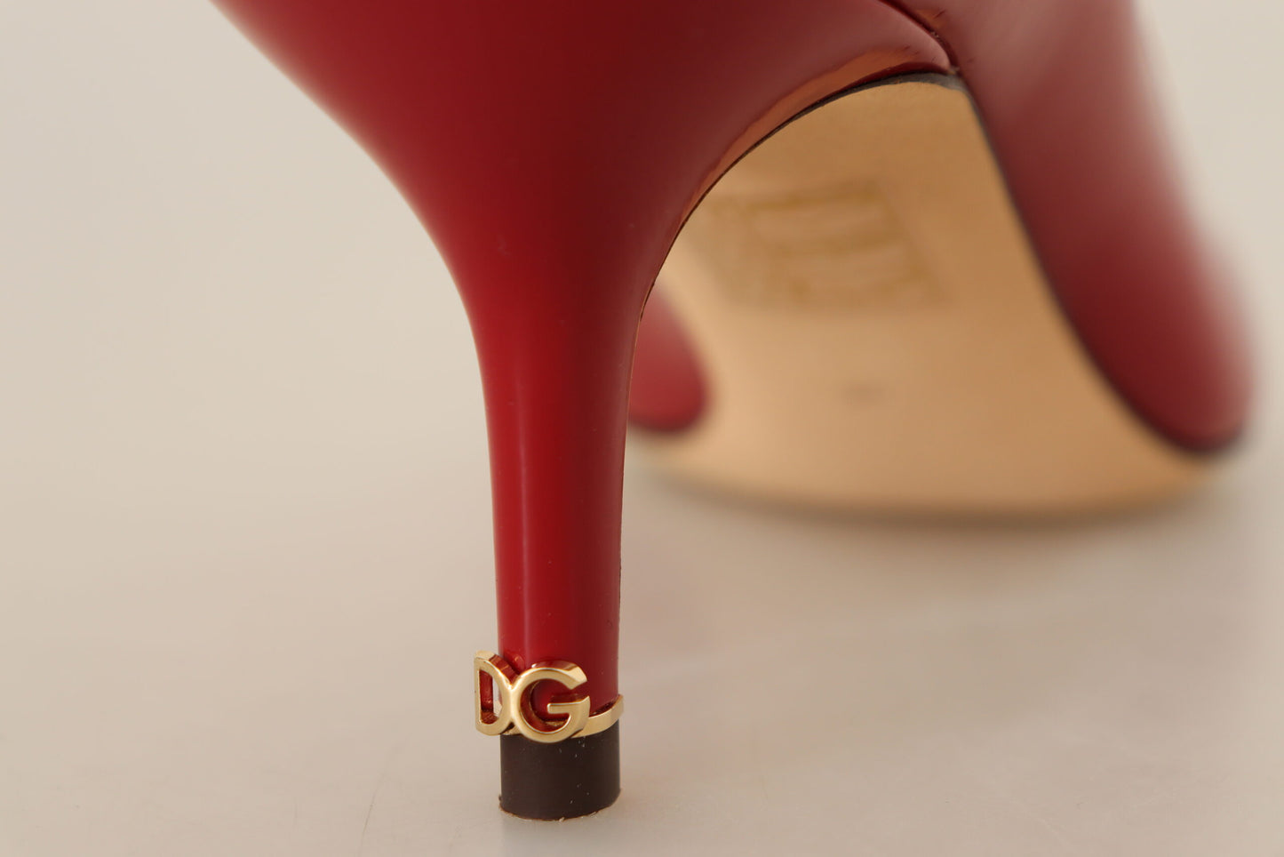 Rote Lackleder Kitten Heels Pumps Schuhe