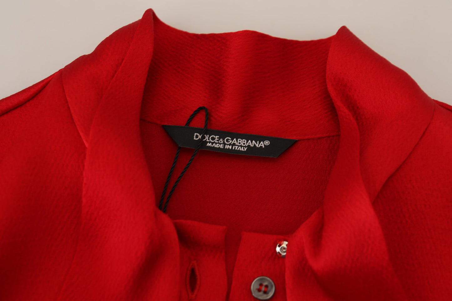 Rotes Blusentop mit Ascot-Kragen und langen Ärmeln