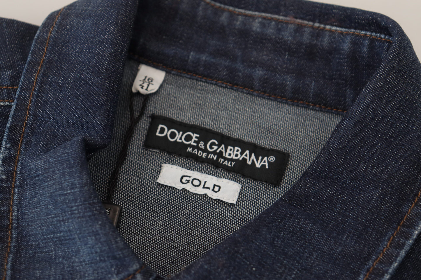 Blaues Baumwollhemd mit langen Ärmeln aus Denim