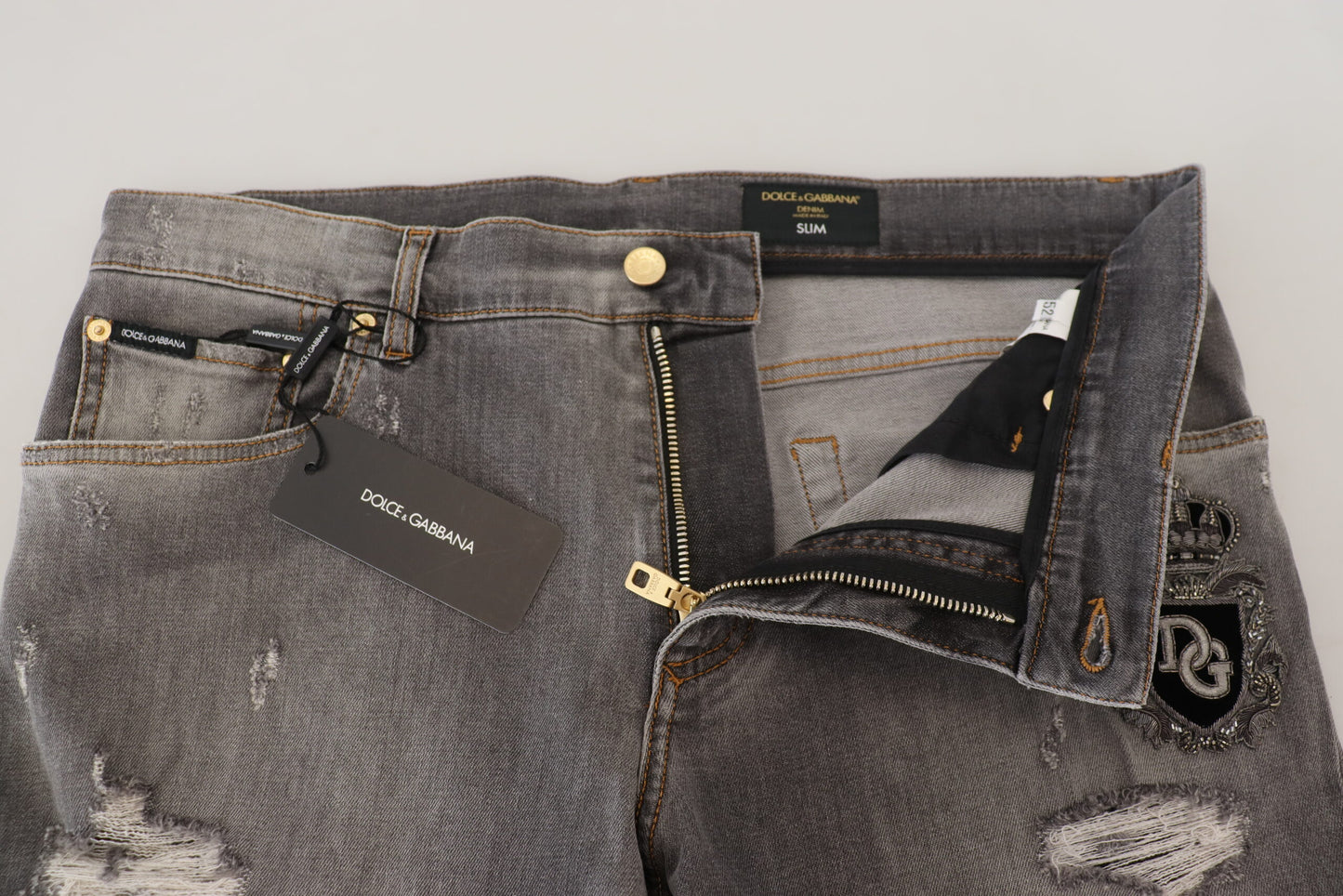 Graue zerfledderte Slim Fit Denim Jeans mit Stickerei