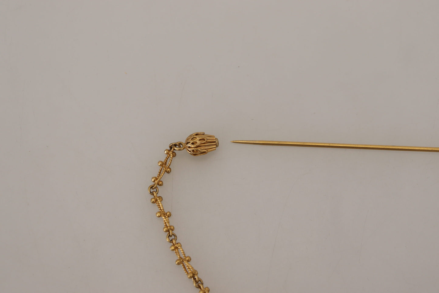 Gold-Ton Messing Herz DG Logo Kette Pin Brosche
