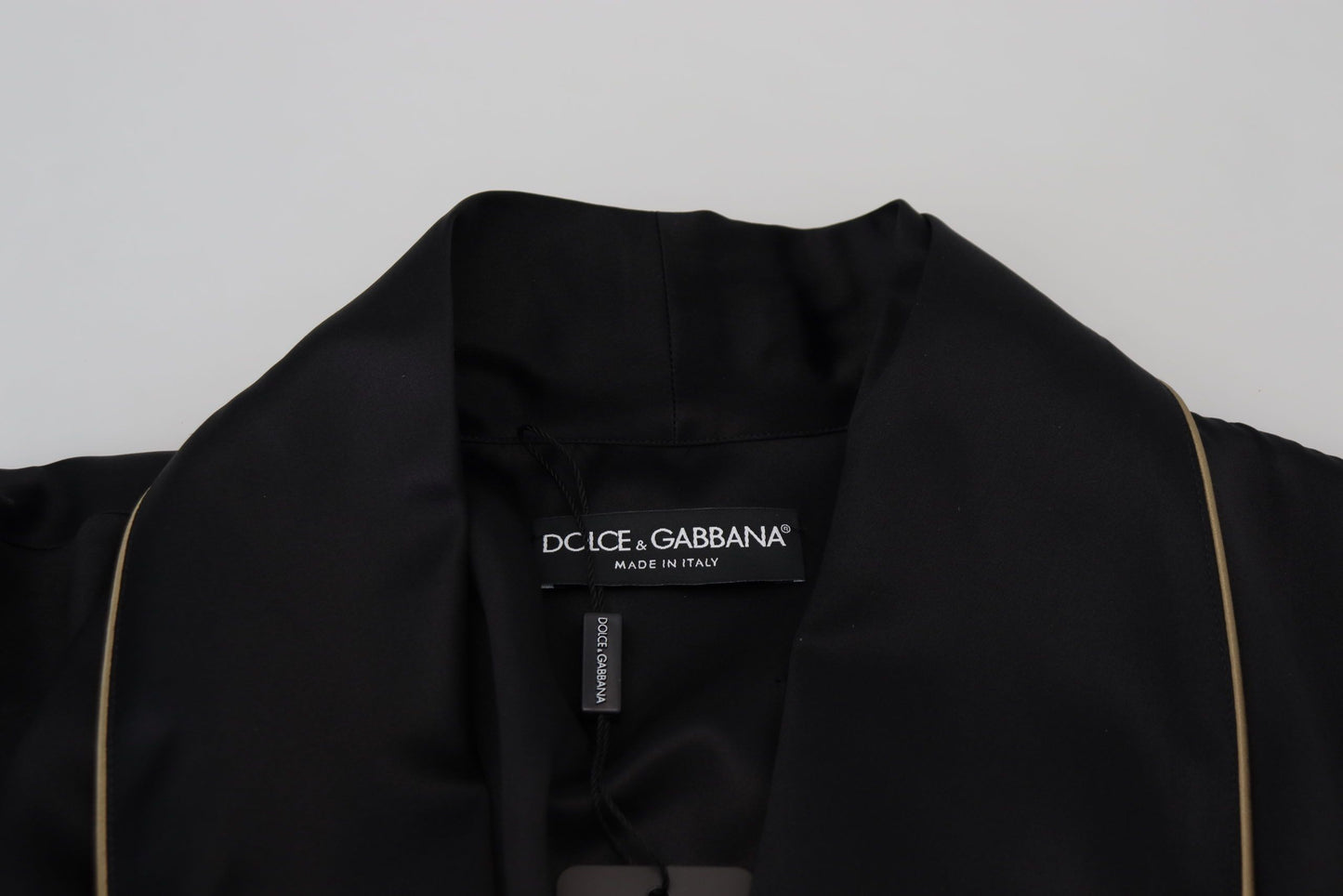Schwarzer Robenmantel aus 100% Seide Wickeljacke