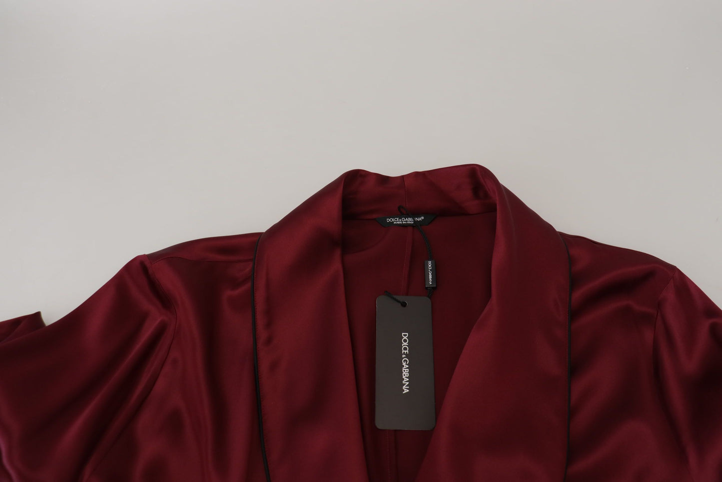 Bordeauxfarbener Seidenmantel Herren Wickeljacke